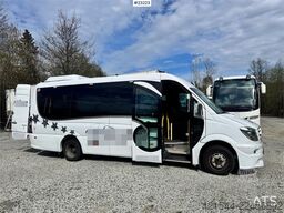 Mercedes-Benz Sprinter 519 CDI Minibus – 17 Seats