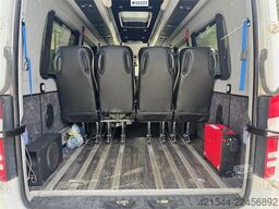 Mercedes-Benz Sprinter 519 CDI Minibus – 17 Seats