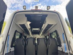 Mercedes-Benz Sprinter 519 CDI Minibus – 17 Seats