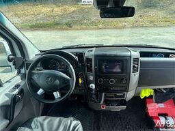 Mercedes-Benz Sprinter 519 CDI Minibus – 17 Seats