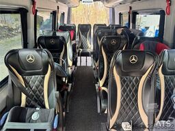 Mercedes-Benz Sprinter 519 CDI Minibus – 17 Seats