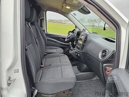 MERCEDES-BENZ VITO 111 dierenvervoer