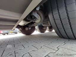 Schmitz Cargobull Carrier Vector HE19MT Multi Temp 2T Laadklep Li...