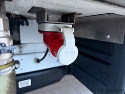 MERCEDES-BENZ Sprinter 319 CDI V6 Kühlkoffer/ThermoKing V300