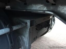 System Trailer N/A gesloten, stuur-as + Dhollandia 2000 kg kle...