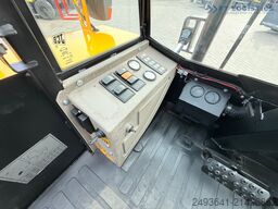 JCB 940 / TRIPLEX 4500 / FREE-LIFT NEW TIRES