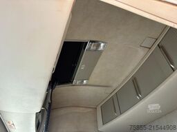 Volvo FH 420 / ADR / 2 Tanks / NL Truck / 1st Owner/B...