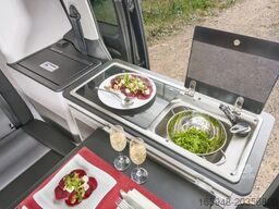 PÖSSL Campster *MJ26 - schwenkbare Küche* ab 49.999,-¤