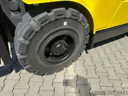 Hyster H 5.5 XM // Full cabin // Only 6135 hour