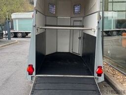 HUMBAUR Single 1,6t Pferdeanhänger Aluboden