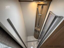 BÜRSTNER Lyseo TD 727 G