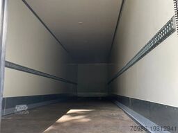 REISTREYLER Box trailer 13,60 3-assig met D'hollandia klep ...