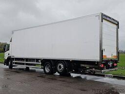 SCANIA P320 6X2*4 LAMBERET FRIGO