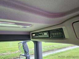 SCANIA P320 6X2*4 LAMBERET FRIGO