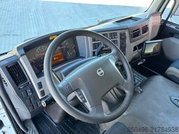 Volvo FL 250 4x2 THERMOKING V-100 Max / BOX L=8255 mm