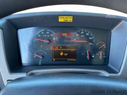 Volvo FL 250 4x2 THERMOKING V-100 Max / BOX L=8255 mm
