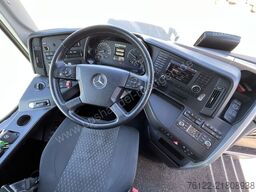 Mercedes-Benz Tourismo 15 RHD