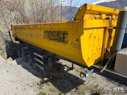 Maur Bilpåbygg 3-axle tipping semi-trailer for sale as a repair o