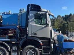 Mercedes-Benz Arocs with a Meyco Roadrunner concrete spray unit