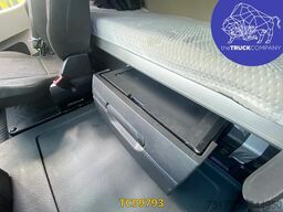 Mercedes-Benz Actros 1843