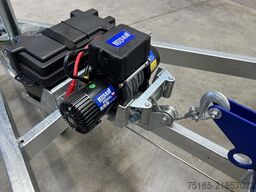 Blyss KTT V2L mit Mulde Kabeltrommelanhänger