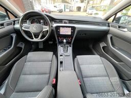 VOLKSWAGEN Passat Variant 110kw DSG Kamera *LED *Navi