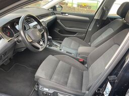 VOLKSWAGEN Passat Variant 110kw DSG Kamera *LED *Navi