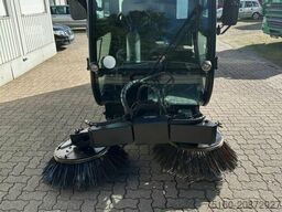 Multicar Nilfisk JungoJet3500 Winterdienst & Kehrmaschine