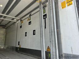 MERCEDES-BENZ ANTOS 2535 L Kühloffer 7,40 m LBW 2 T*Lenkachse
