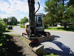 Volvo ECR88D with tilt and two buckets. Only 4700 hours