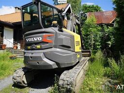 Volvo ECR58F with tilt and two buckets. Only 3,035 hours