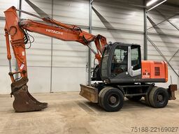 Escavatore gommato Hitachi ZX 170 W-3