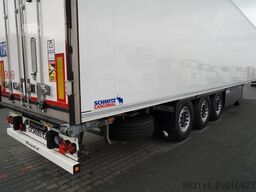 SCHMITZ CARGOBULL REFRIGERATED / FLOWER / THERMO KING / SLX 300 /
