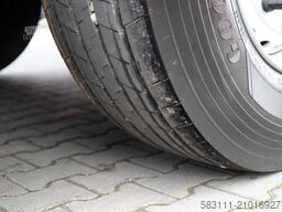 SCHMITZ CARGOBULL REFRIGERATED / FLOWER / THERMO KING / SLX 300 /