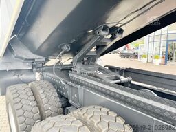 Tatra Phoenix 8x8 Phoenix 8x8, Stahlmulde ca. 22m³, hydr. Heckklappe