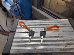 SCANIA P250 LAMBERET FRIGO LIFT