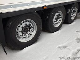 SCHMITZ CARGOBULL SKO 24/L V7 Doppelst./Trennwand vorber./617 Std.