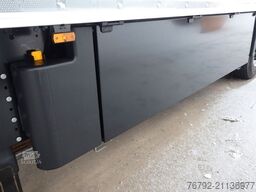SCHMITZ CARGOBULL SKO 24/L V7 Doppelst./Trennwand vorber./617 Std.