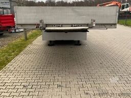 Burg 3-Achs Sattelauflieger Tieflader Schaustell