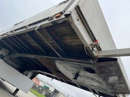 Burg 3-Achs Sattelauflieger Tieflader Schaustell