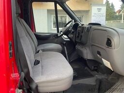 FORD Transit/mit Rollstuhl-Hebebühne