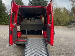 FORD Transit/mit Rollstuhl-Hebebühne
