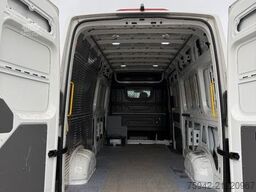 VOLKSWAGEN Crafter Kasten 35 L3H2 LED PDC RFK NAVI