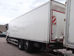 IVECO S-WAY 460 LNG Motor raucht weiß