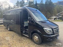 Mercedes-Benz Sprinter 519 Minibus – 21 seats – Two sets of tire