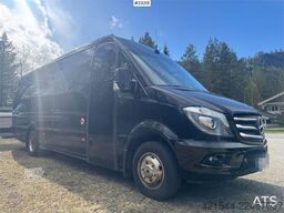 Mercedes-Benz Sprinter 519 Minibus – 21 seats – Two sets of tire