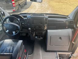 Mercedes-Benz Sprinter 519 Minibus – 21 seats – Two sets of tire