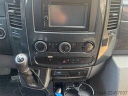 Mercedes-Benz Sprinter 519 Minibus – 21 seats – Two sets of tire