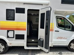 Roller Team Kronos 284M | Ford Transit 2.0 TDCi 165 PS Automatik | 5 Sitzplätze