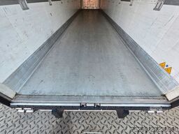 SCHMITZ CARGOBULL SKO 24/L13.4 FP 45 COOL 8/  Doppelstock